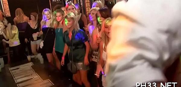  Gals wishes to fuck the army dancer